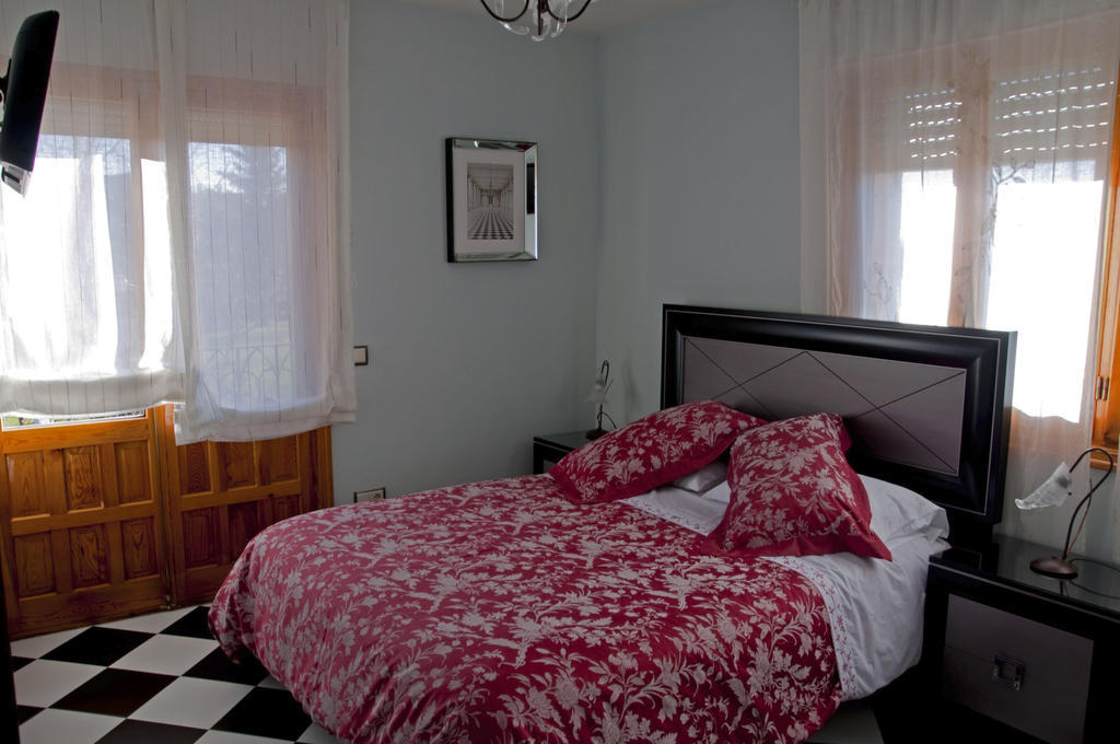 Hospederia Gemma Hotel La Lastrilla Room photo